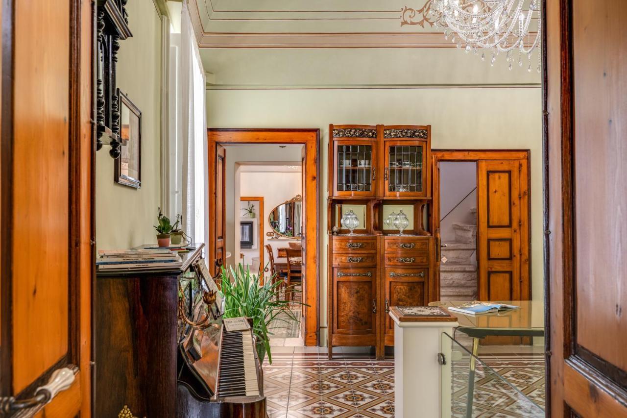 Palazzo Stunis - Dimora Di Charme Bed and Breakfast Ostuni Eksteriør billede