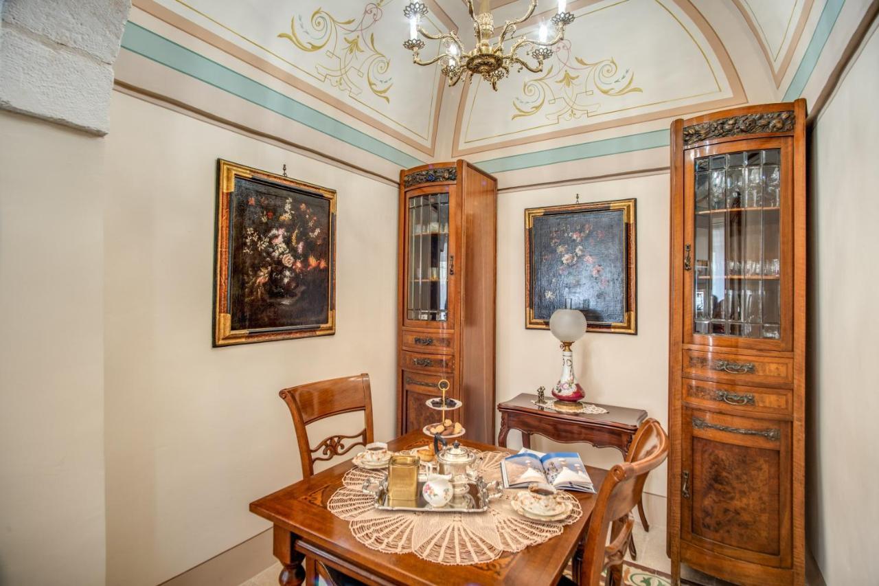 Palazzo Stunis - Dimora Di Charme Bed and Breakfast Ostuni Eksteriør billede
