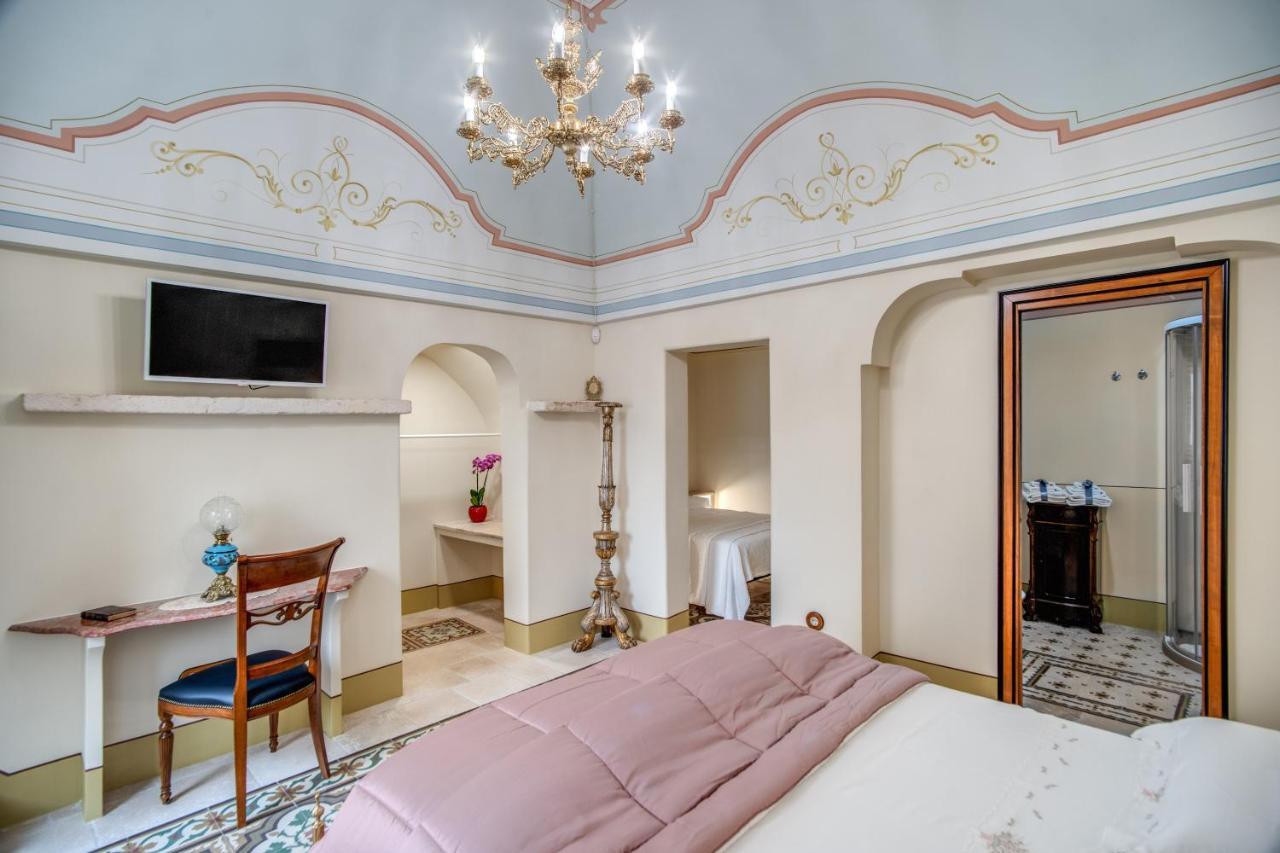 Palazzo Stunis - Dimora Di Charme Bed and Breakfast Ostuni Eksteriør billede