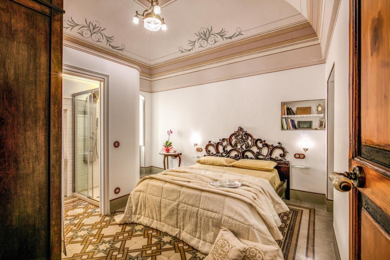 Palazzo Stunis - Dimora Di Charme Bed and Breakfast Ostuni Eksteriør billede