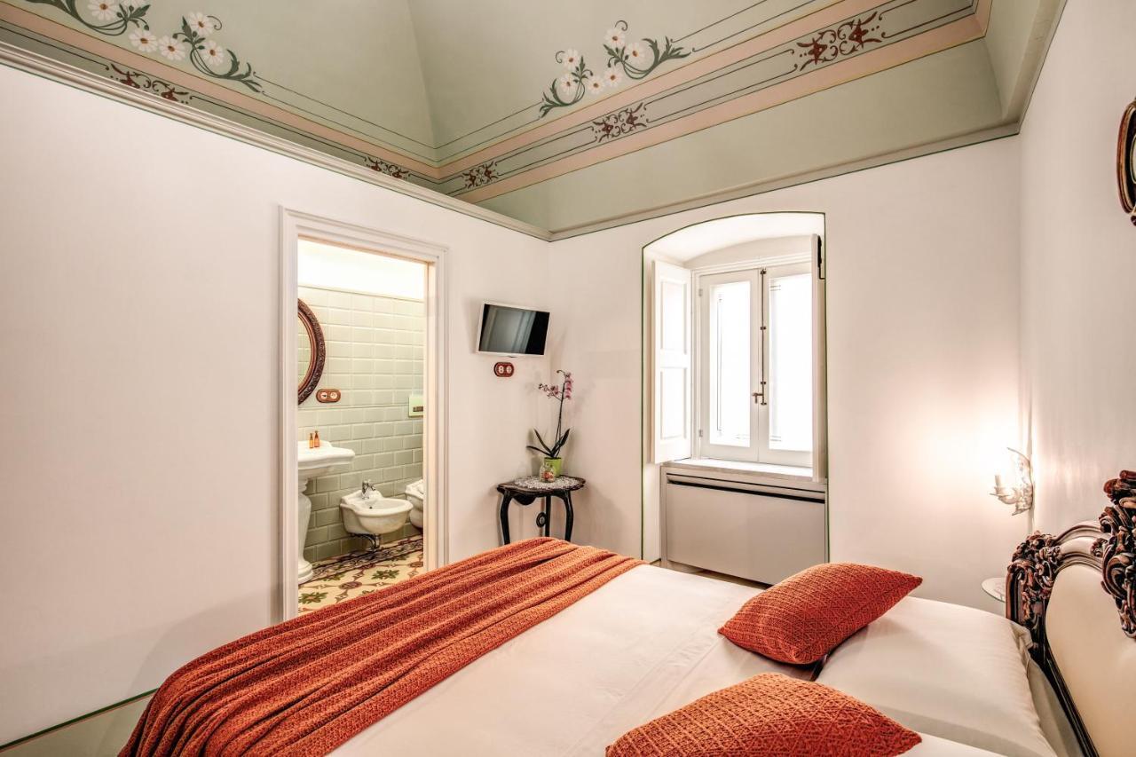 Palazzo Stunis - Dimora Di Charme Bed and Breakfast Ostuni Eksteriør billede