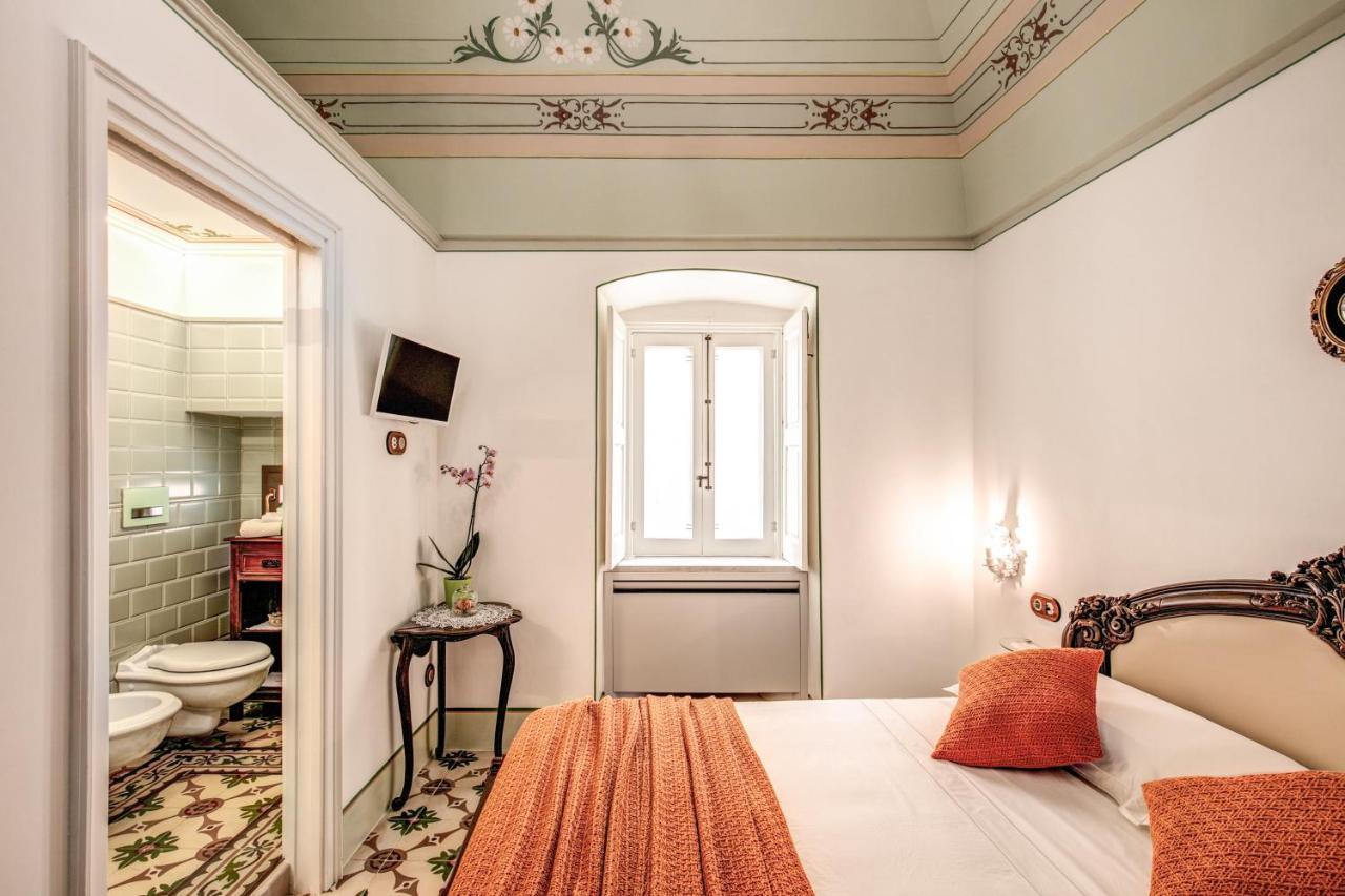 Palazzo Stunis - Dimora Di Charme Bed and Breakfast Ostuni Eksteriør billede