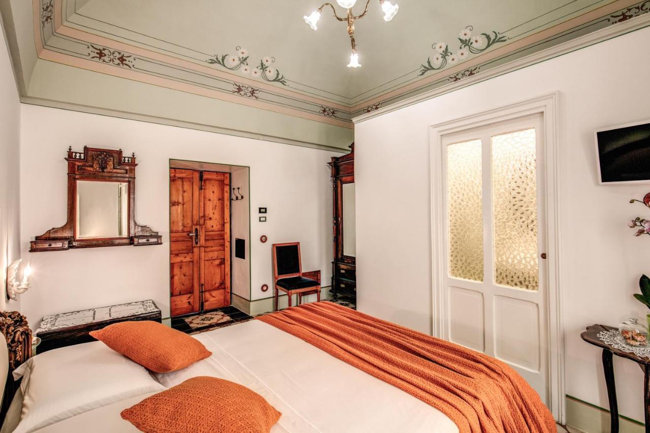 Palazzo Stunis - Dimora Di Charme Bed and Breakfast Ostuni Eksteriør billede