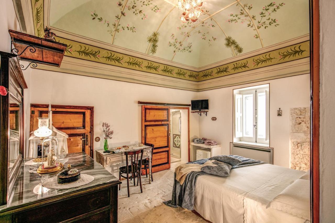 Palazzo Stunis - Dimora Di Charme Bed and Breakfast Ostuni Eksteriør billede