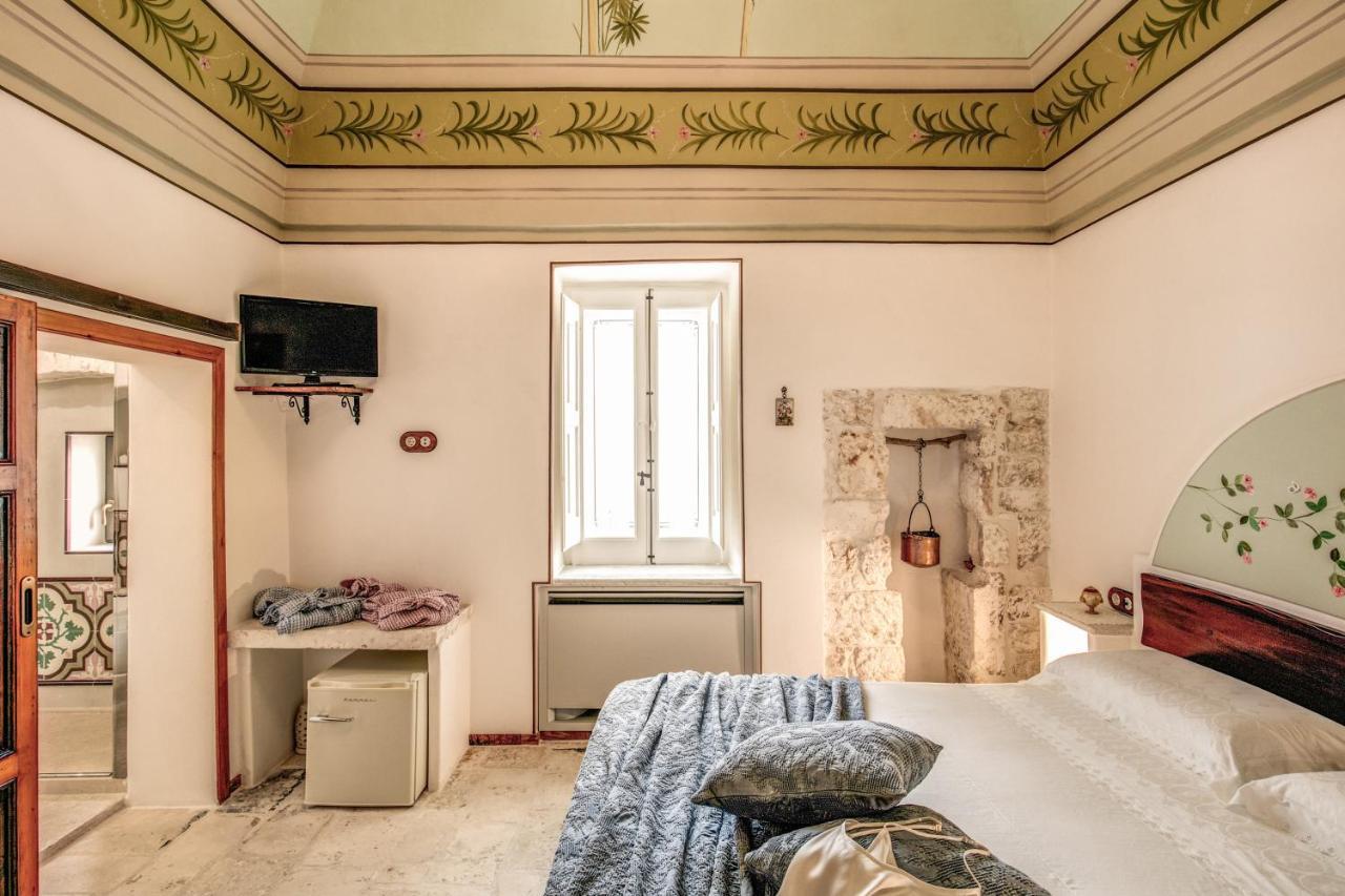 Palazzo Stunis - Dimora Di Charme Bed and Breakfast Ostuni Eksteriør billede