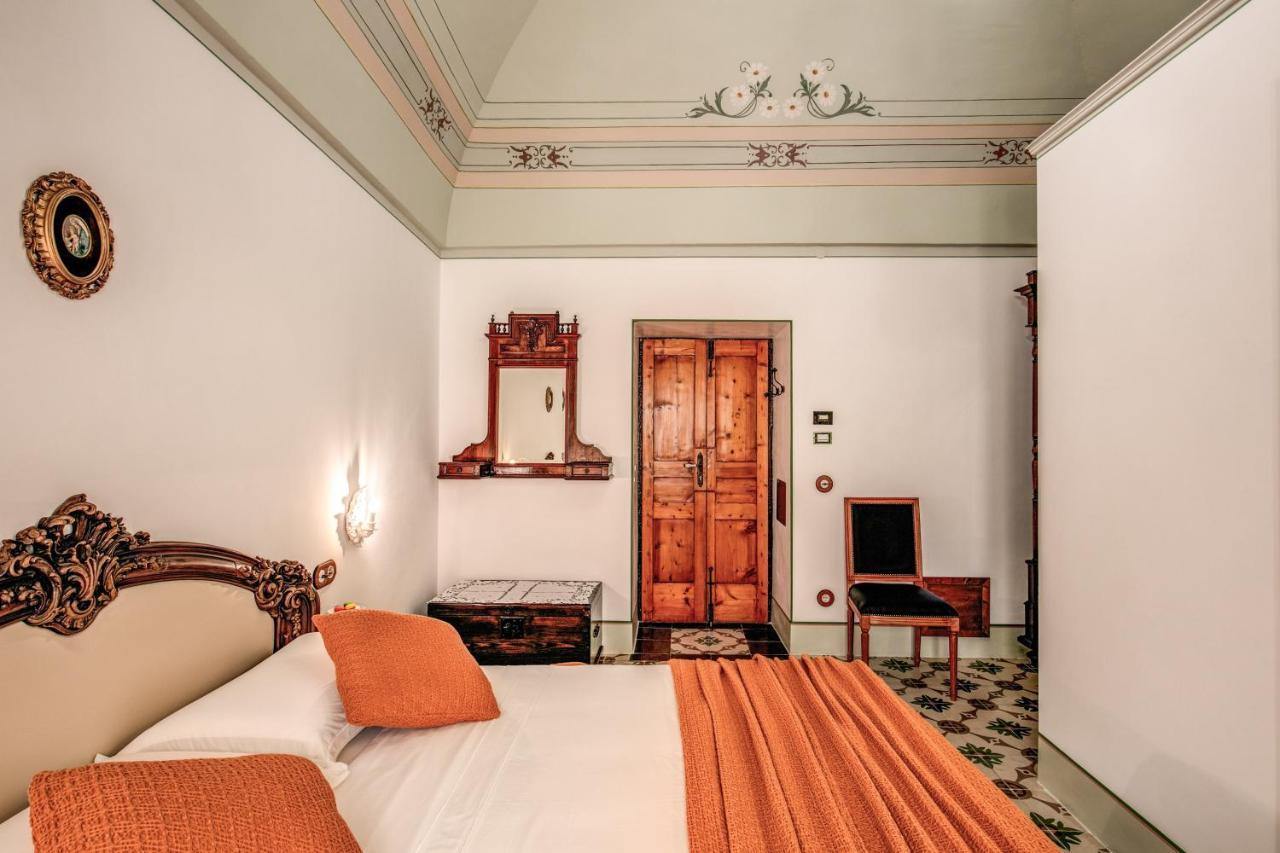 Palazzo Stunis - Dimora Di Charme Bed and Breakfast Ostuni Eksteriør billede