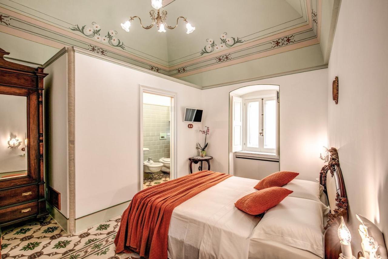 Palazzo Stunis - Dimora Di Charme Bed and Breakfast Ostuni Eksteriør billede