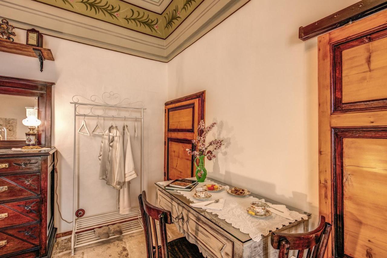 Palazzo Stunis - Dimora Di Charme Bed and Breakfast Ostuni Eksteriør billede