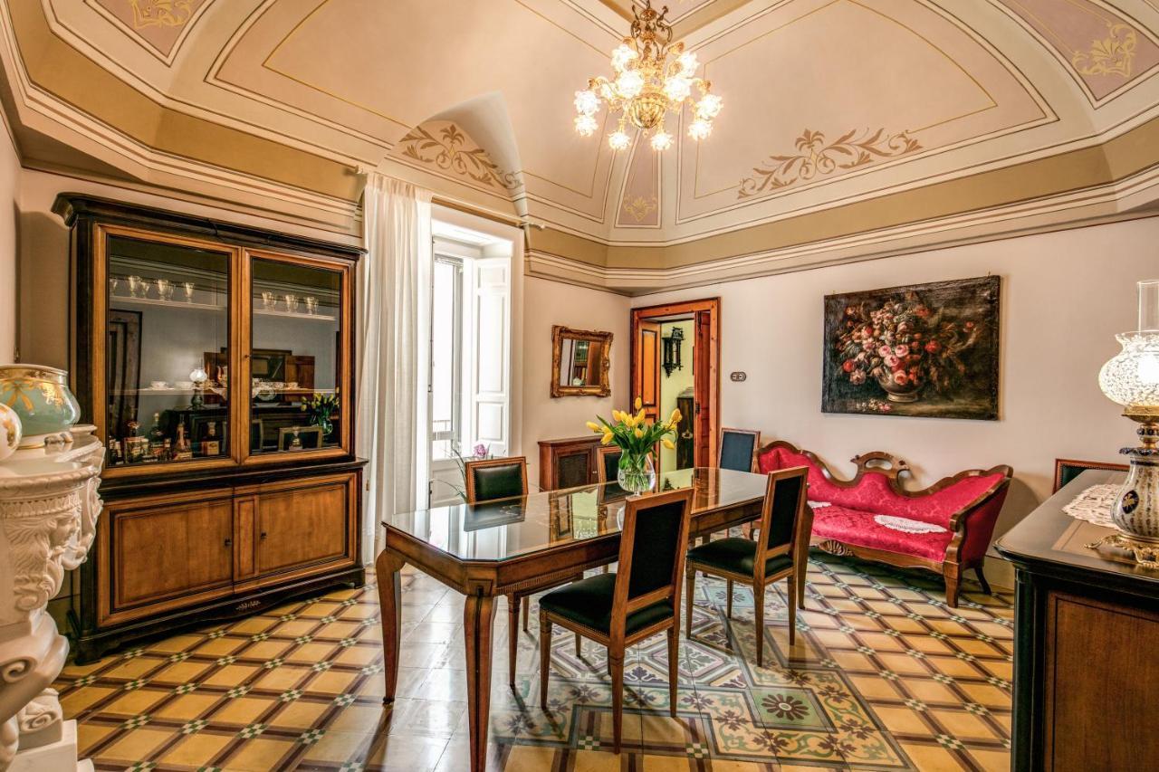 Palazzo Stunis - Dimora Di Charme Bed and Breakfast Ostuni Eksteriør billede